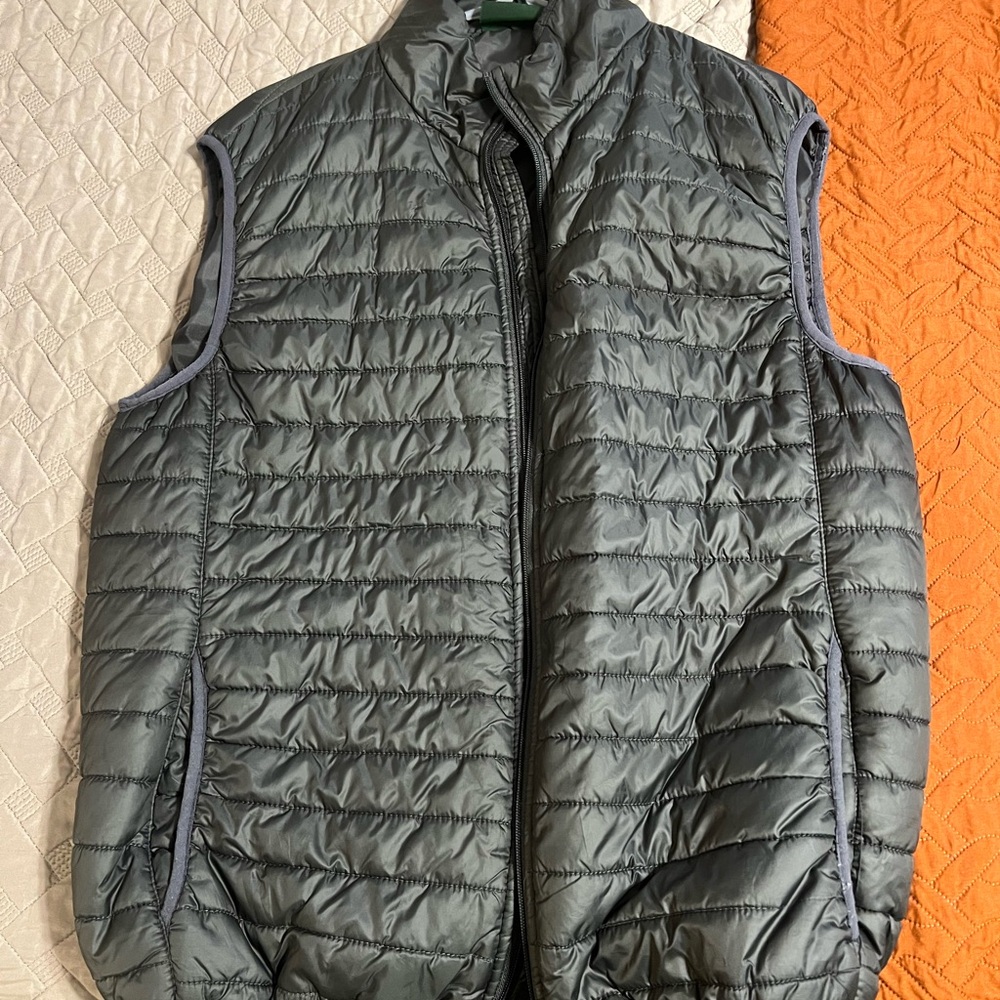 Men's Sleek Silver Puffer Vest